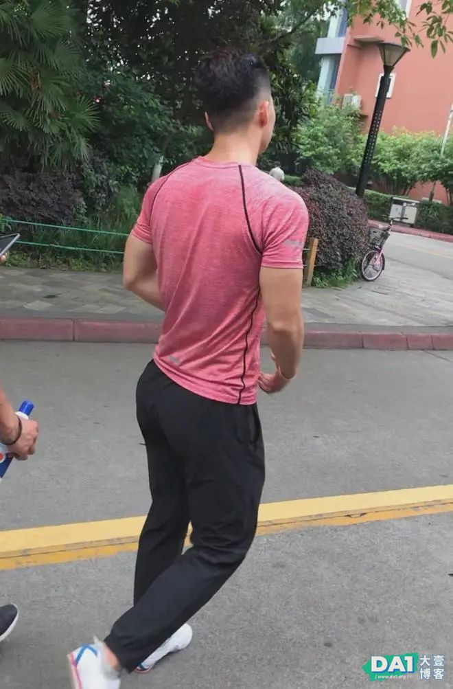 成都体育学院,体育生帅哥颜值和数量全国第一,来看看 成都体育学院,体育生帅哥颜值和数量全国第一,来看看