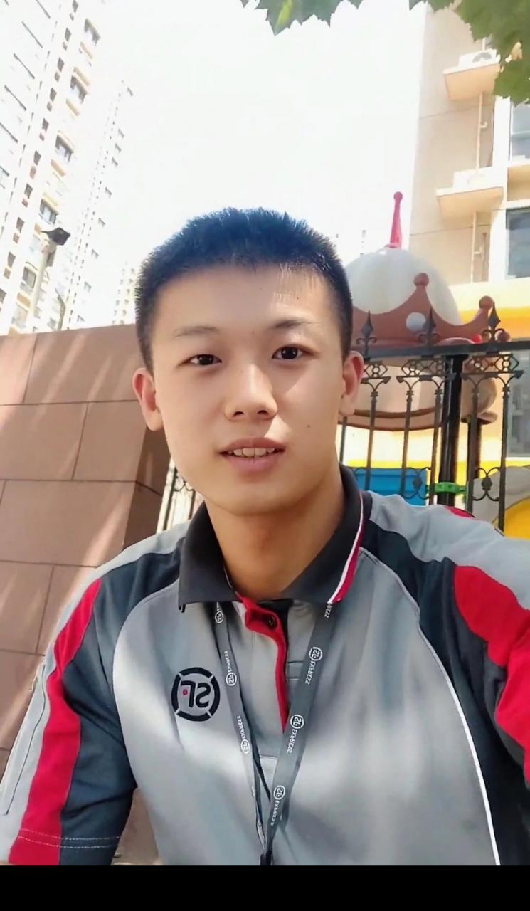 河北夜市遇被撩的兵哥穿超短裤实力超群,是免费能看的吗 河北夜市遇被撩的兵哥穿超短裤实力超群,是免费能看的吗
