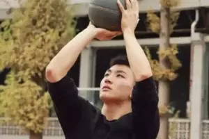 198CM体育小哥哥，这枚00后的山东男人太可啦-大壹博客