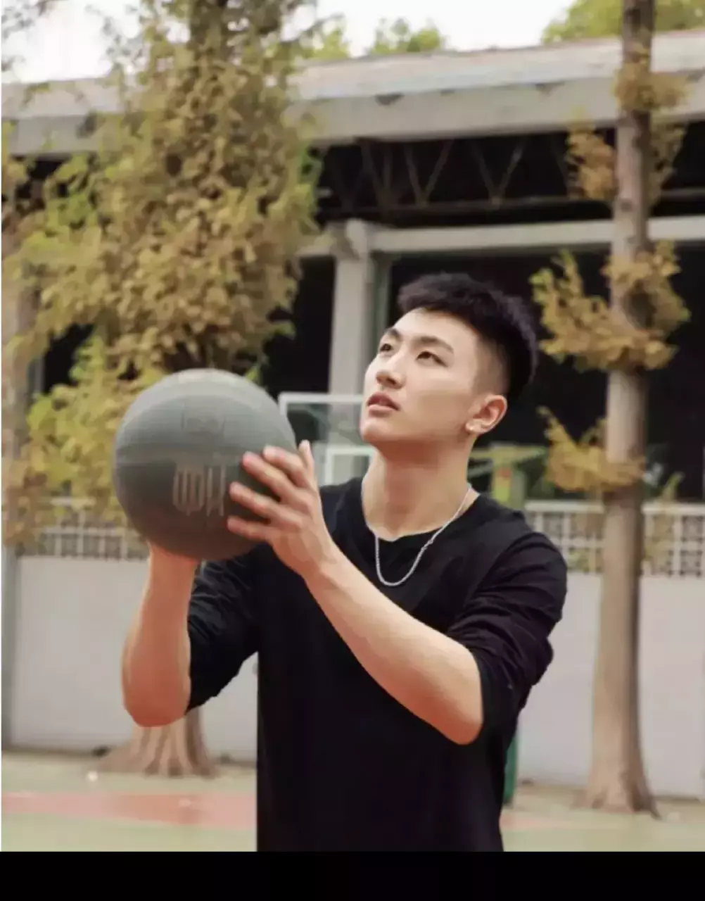 198CM体育小哥哥,这枚00后的山东男人太可啦 198CM体育小哥哥,这枚00后的山东男人太可啦