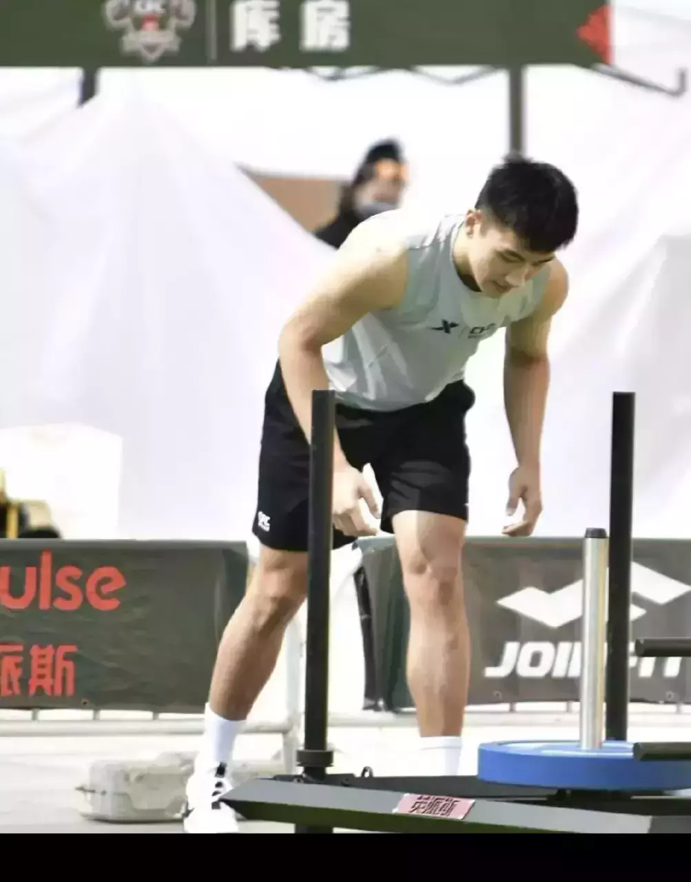 198CM体育小哥哥,这枚00后的山东男人太可啦 198CM体育小哥哥,这枚00后的山东男人太可啦
