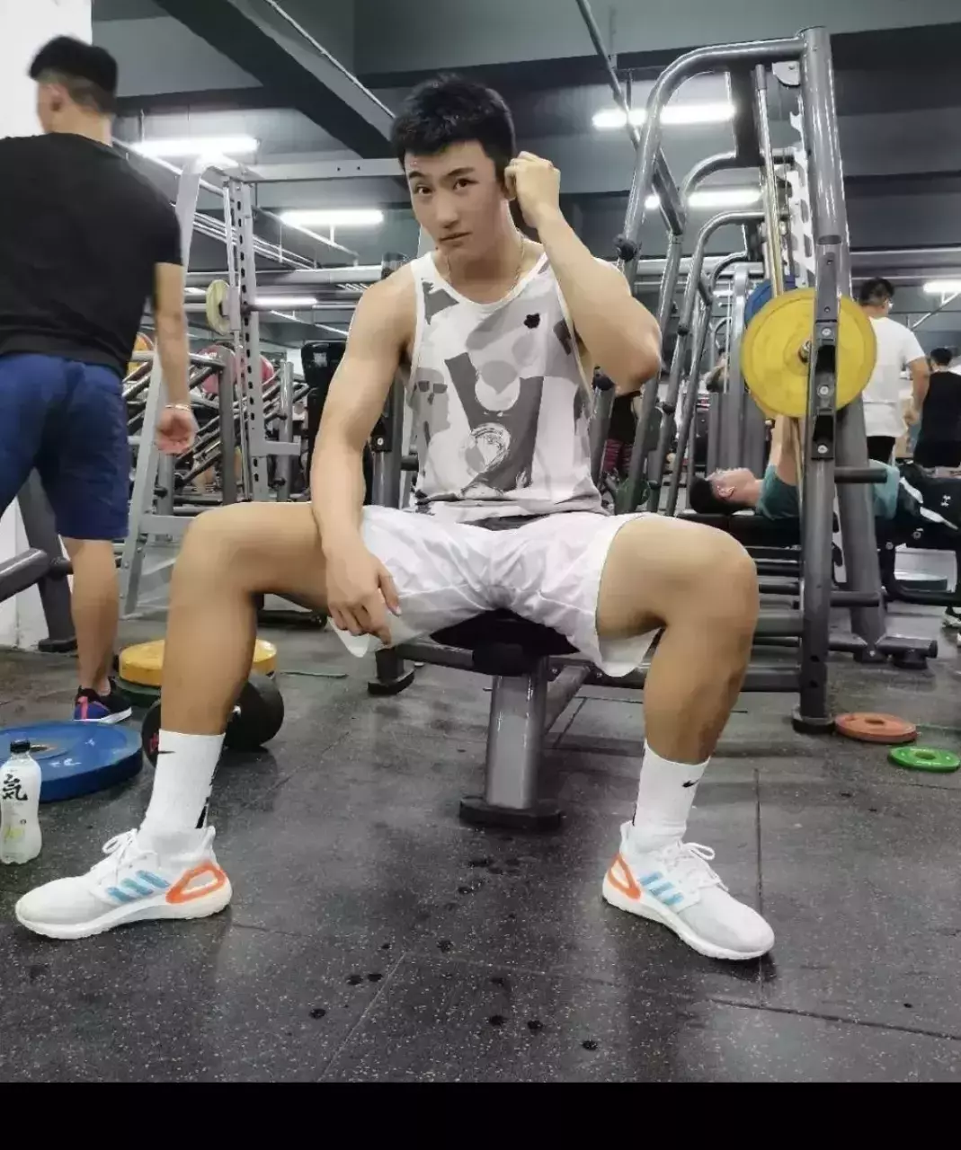 198CM体育小哥哥,这枚00后的山东男人太可啦 198CM体育小哥哥,这枚00后的山东男人太可啦