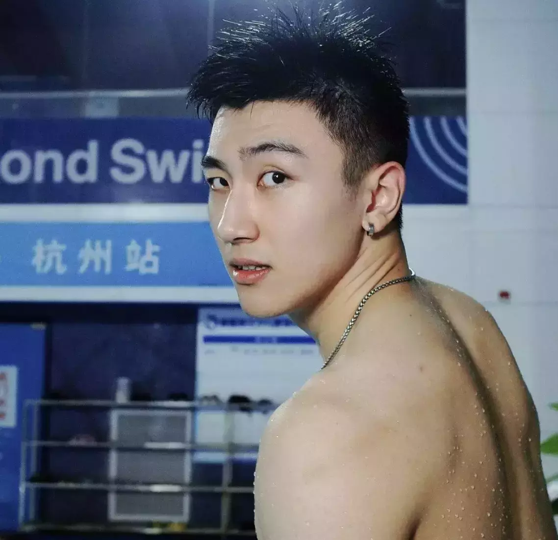 198CM体育小哥哥,这枚00后的山东男人太可啦 198CM体育小哥哥,这枚00后的山东男人太可啦
