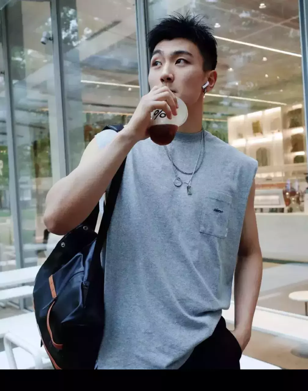 198CM体育小哥哥,这枚00后的山东男人太可啦 198CM体育小哥哥,这枚00后的山东男人太可啦