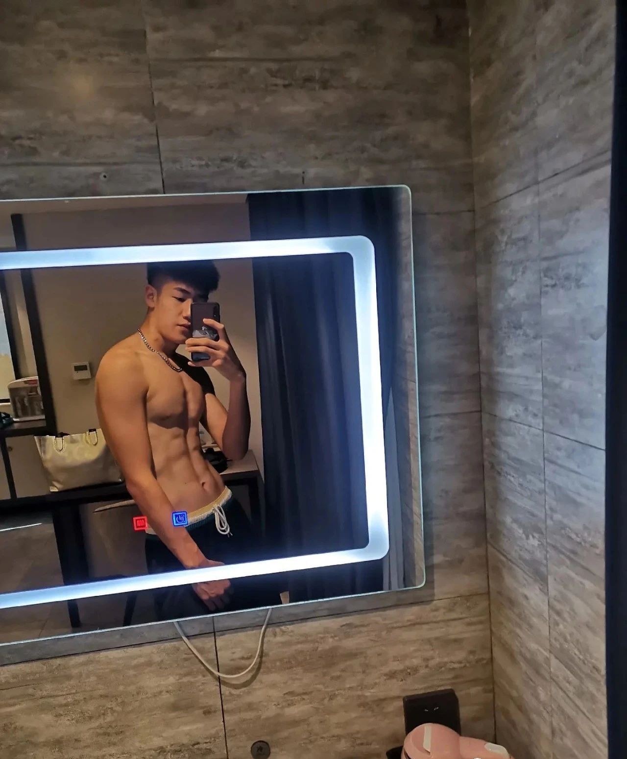 男友视角：有个18岁的体育生男友是什么体验