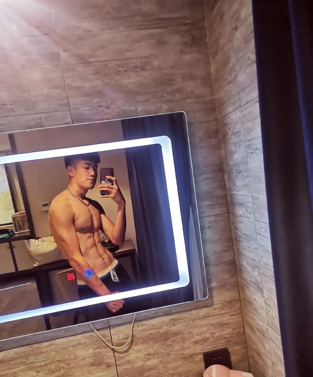 男友视角：有个18岁的体育生男友是什么体验