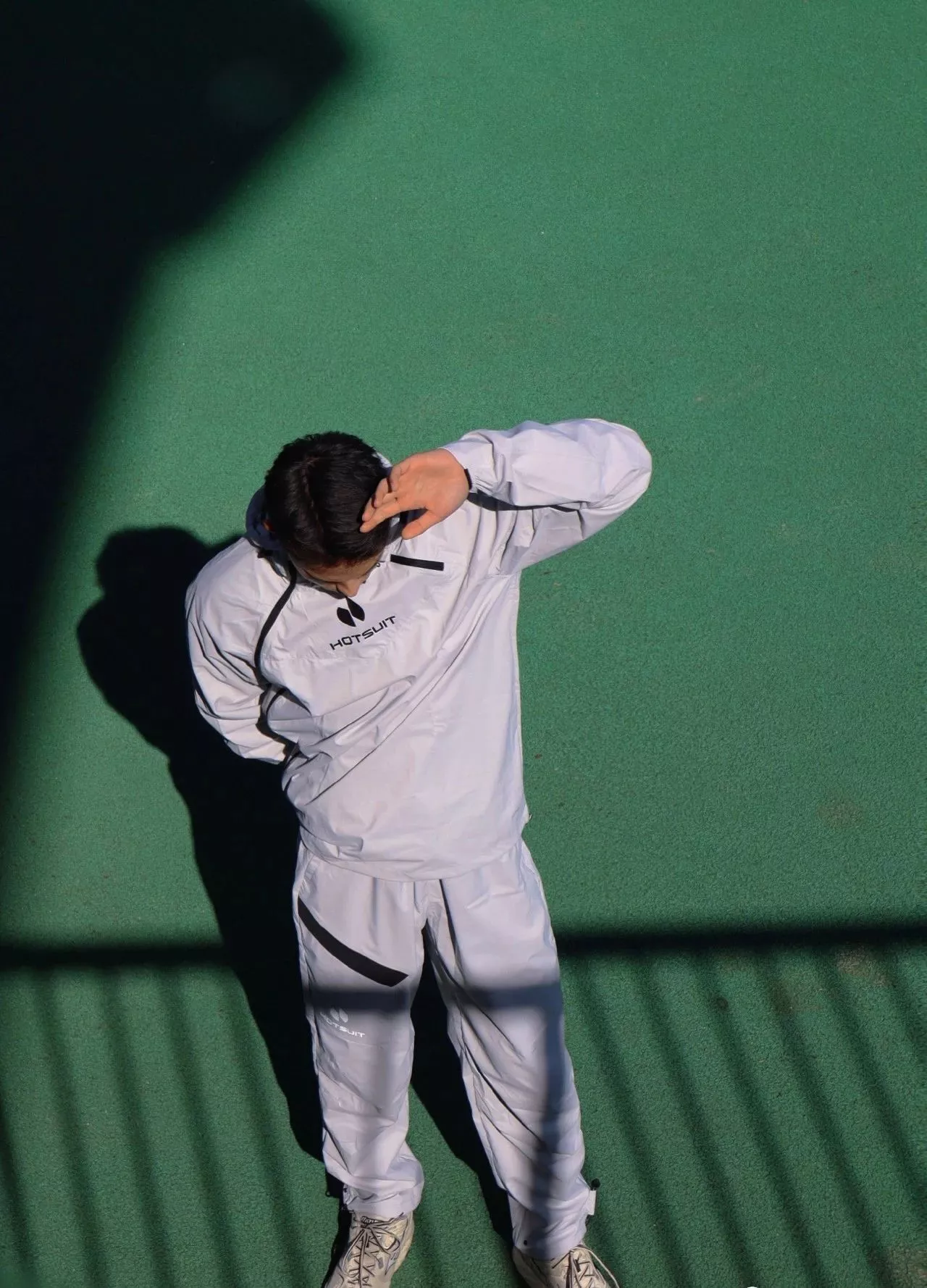 操场上暴汗的体育系学长，我好想爱上他了