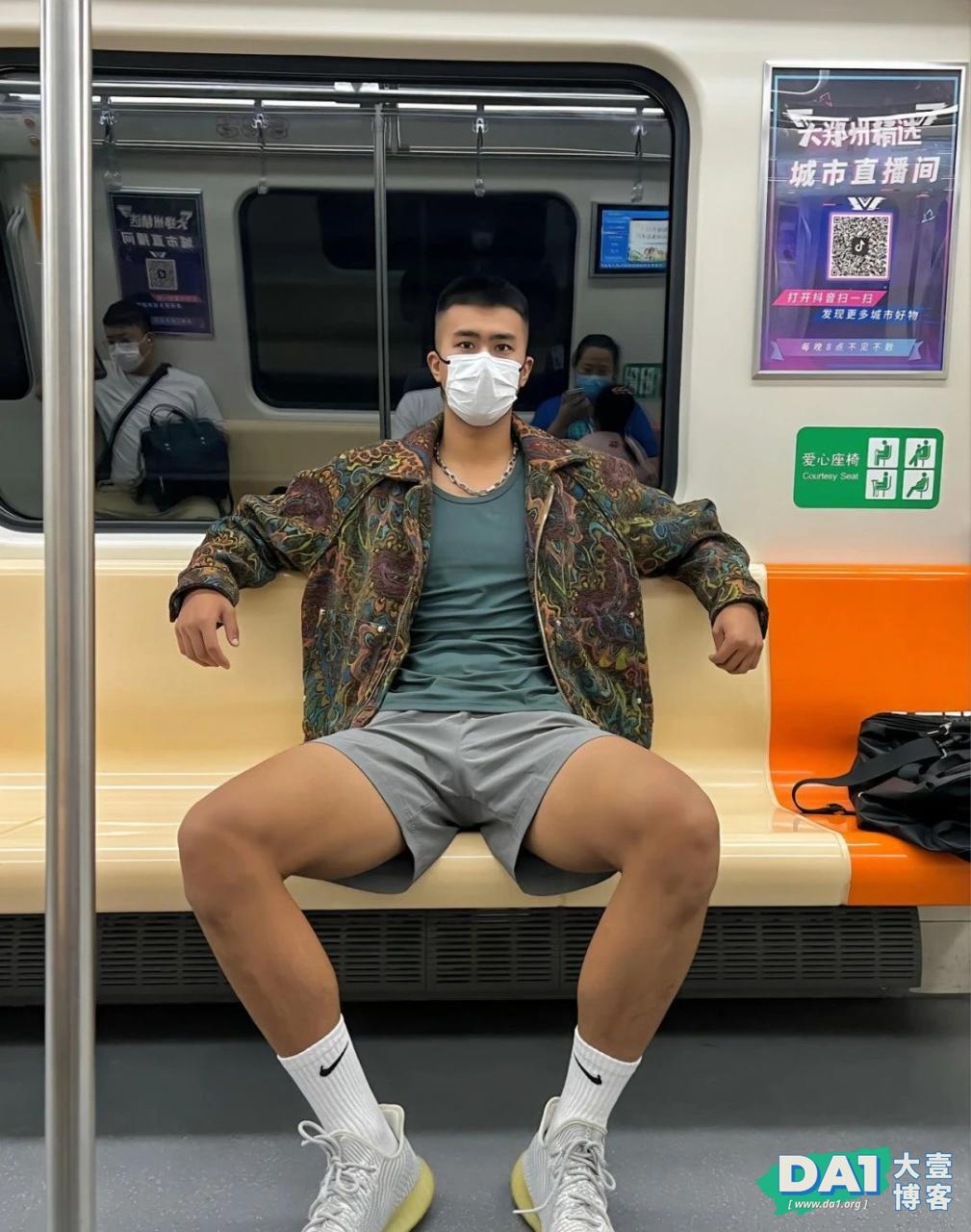 2023年推特上的网红们身材越来越卷