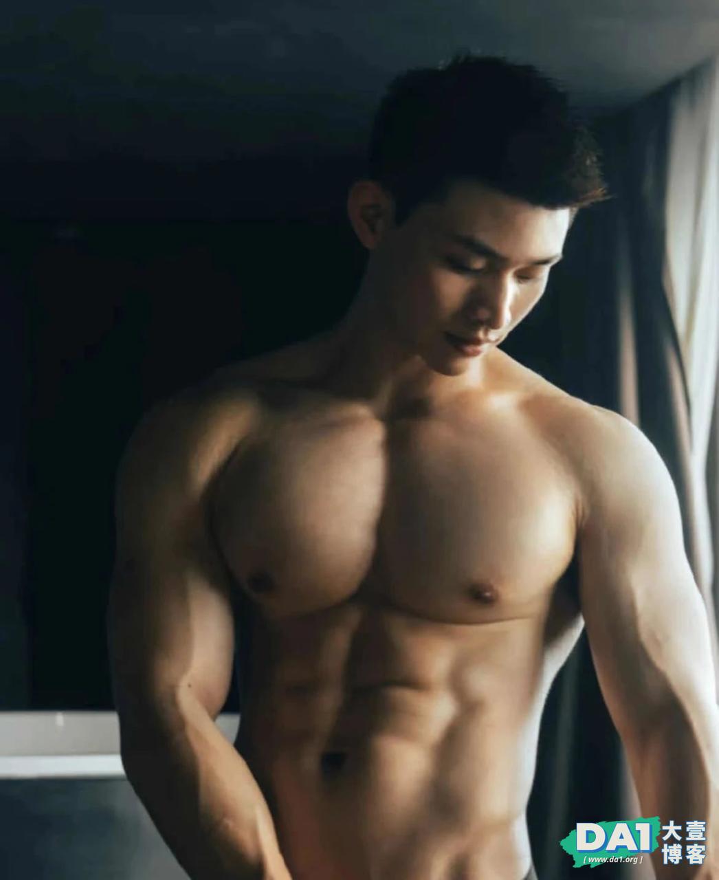 身材堪比雕塑的肌肉男菩萨,还不叫老公? 身材堪比雕塑的肌肉男菩萨,还不叫老公?