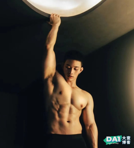 身材堪比雕塑的肌肉男菩萨,还不叫老公? 身材堪比雕塑的肌肉男菩萨,还不叫老公?