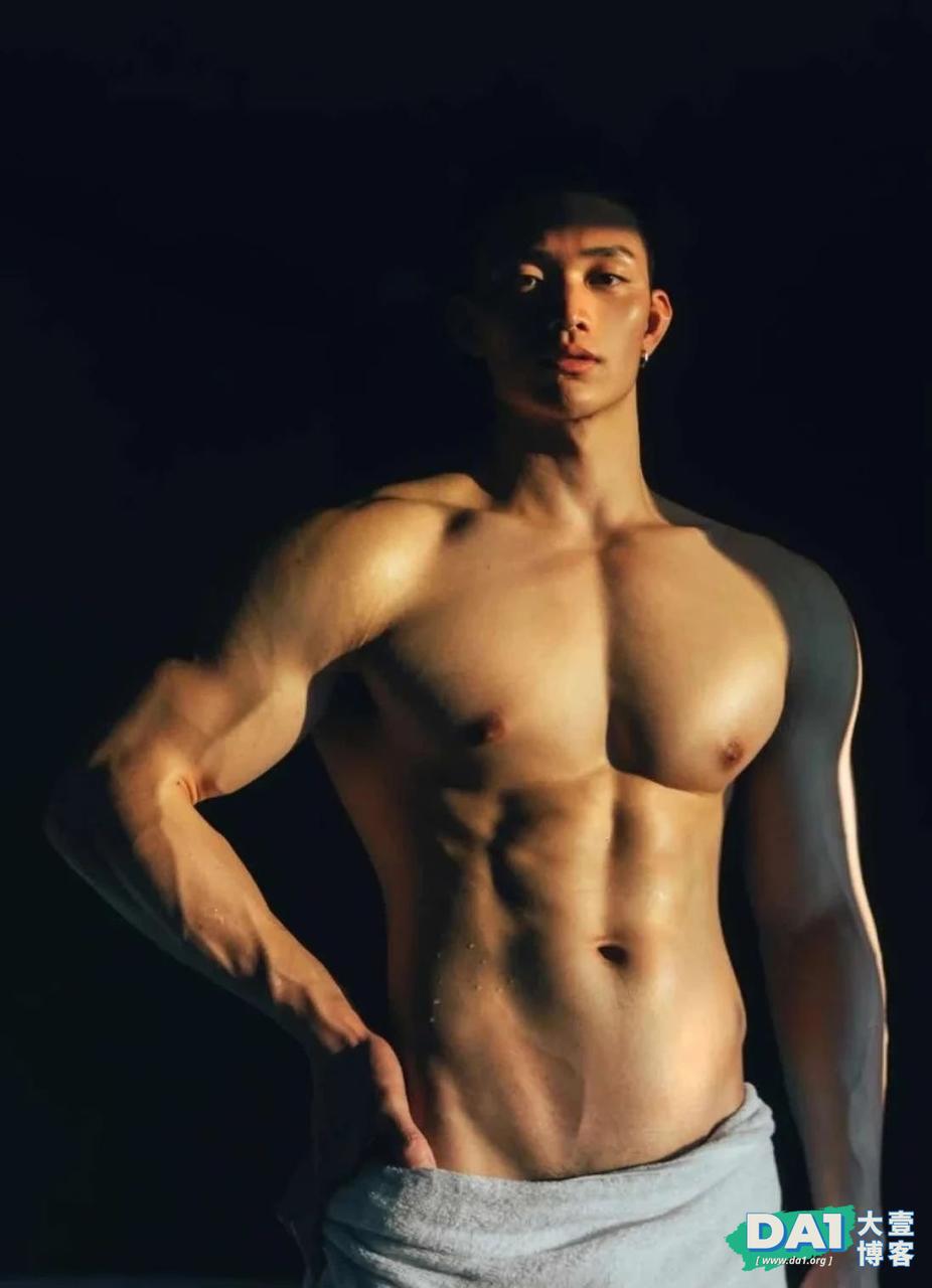 身材堪比雕塑的肌肉男菩萨,还不叫老公? 身材堪比雕塑的肌肉男菩萨,还不叫老公?
