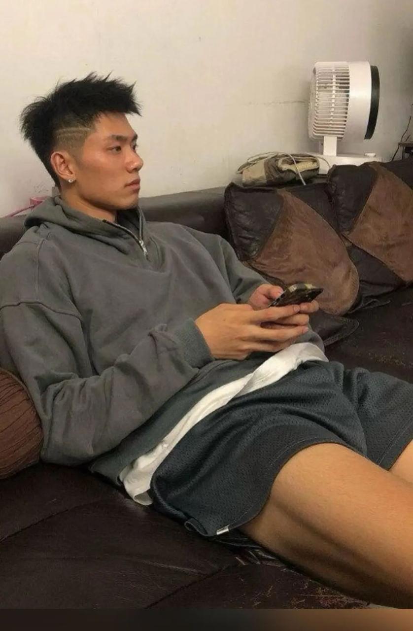 20岁浙江直男体育生，190CM的他也太大了-大壹博客