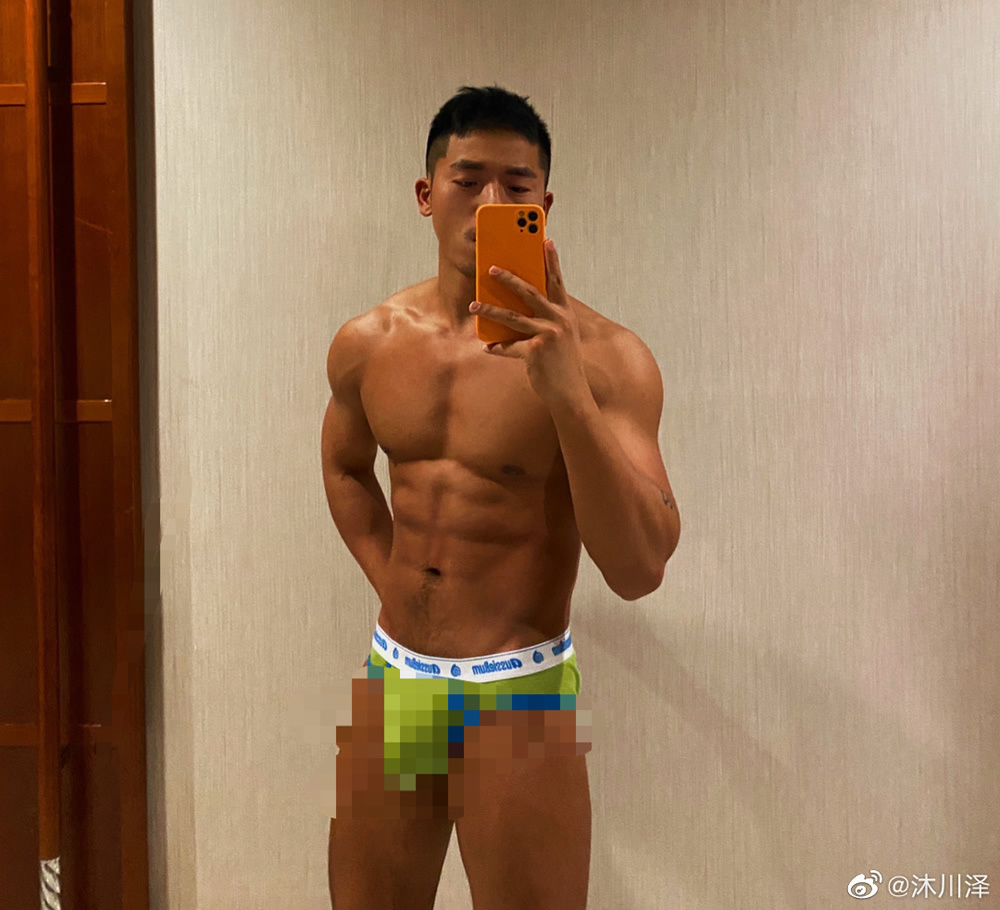 短发黑皮肌肉小哥 健体肌肉帅哥沐川泽 名媛帅哥-大壹博客