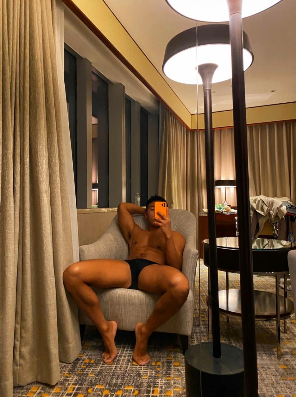 短发黑皮肌肉小哥 健体肌肉帅哥沐川泽 名媛帅哥