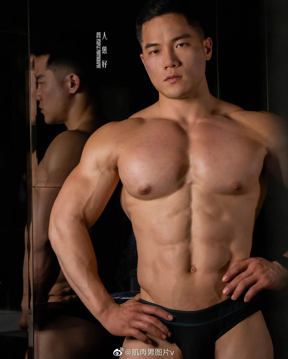 中国台湾肉壮健身男模Huang Simba 眼睛肌肉熟男