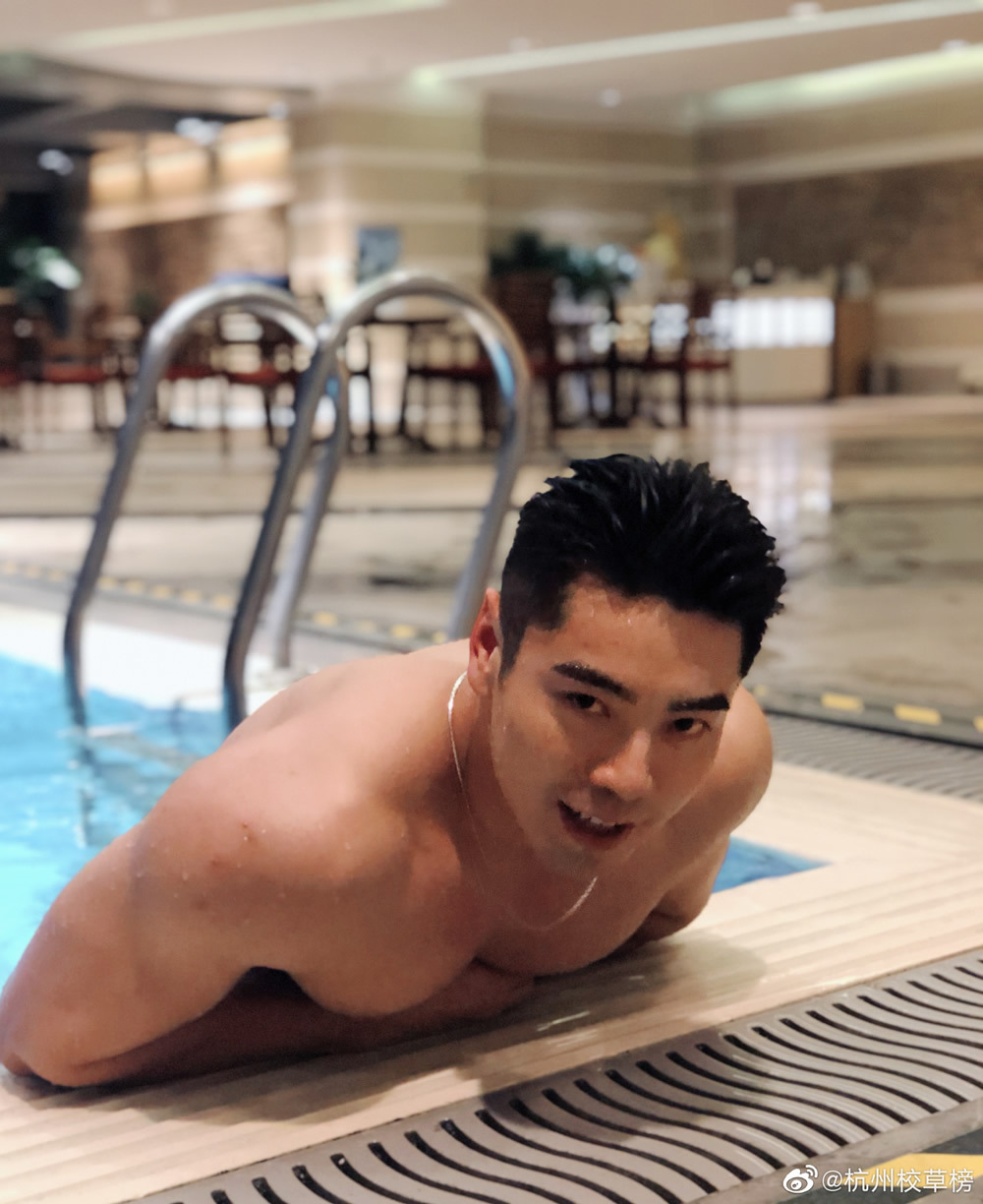 谢梓秋作品：健体男模型体健身肌肉帅哥喻大北