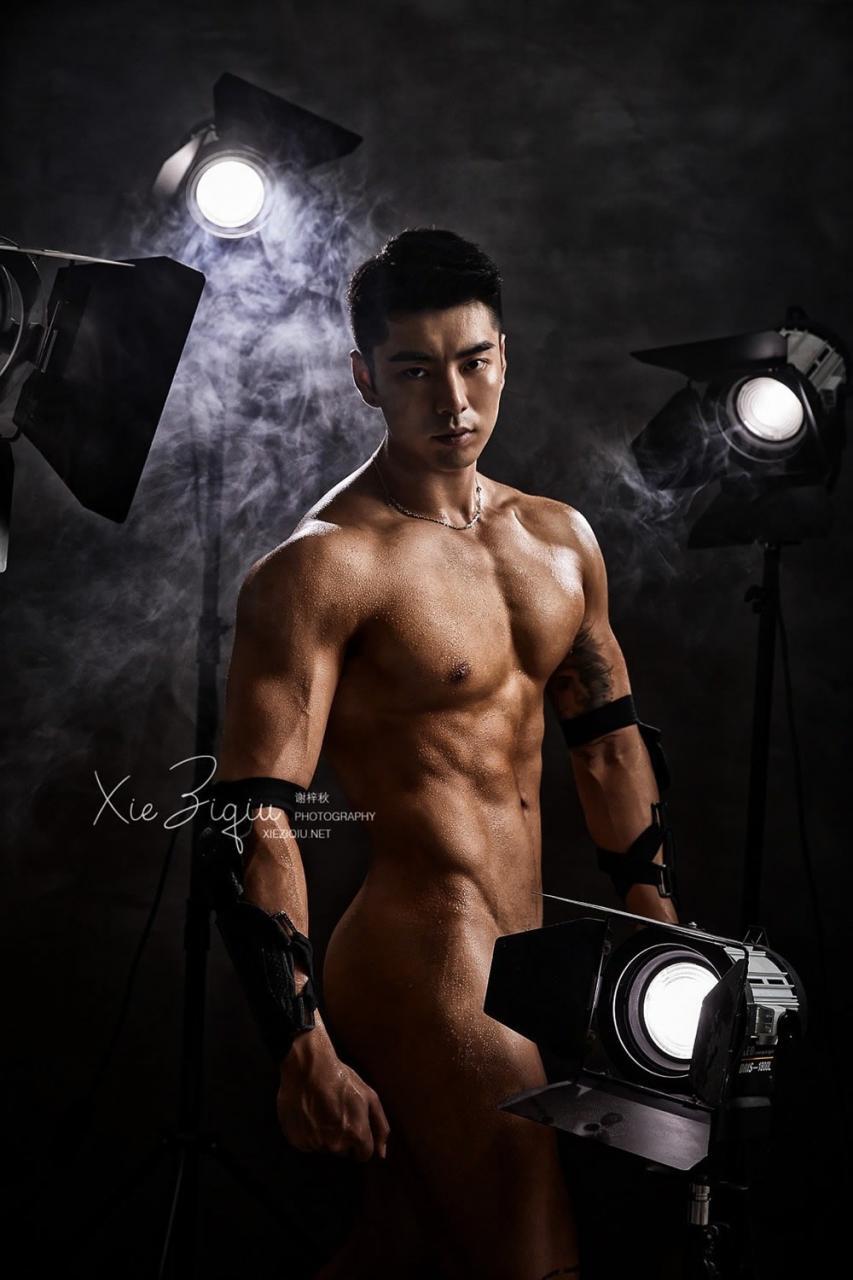 谢梓秋作品：健体男模型体健身肌肉帅哥喻大北