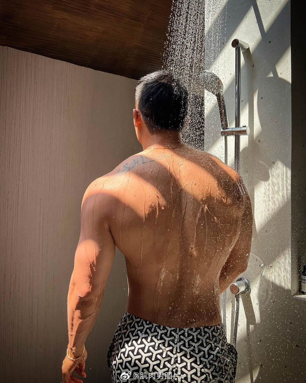 东南亚肌肉男熟男小叔健身型男jeansashi88