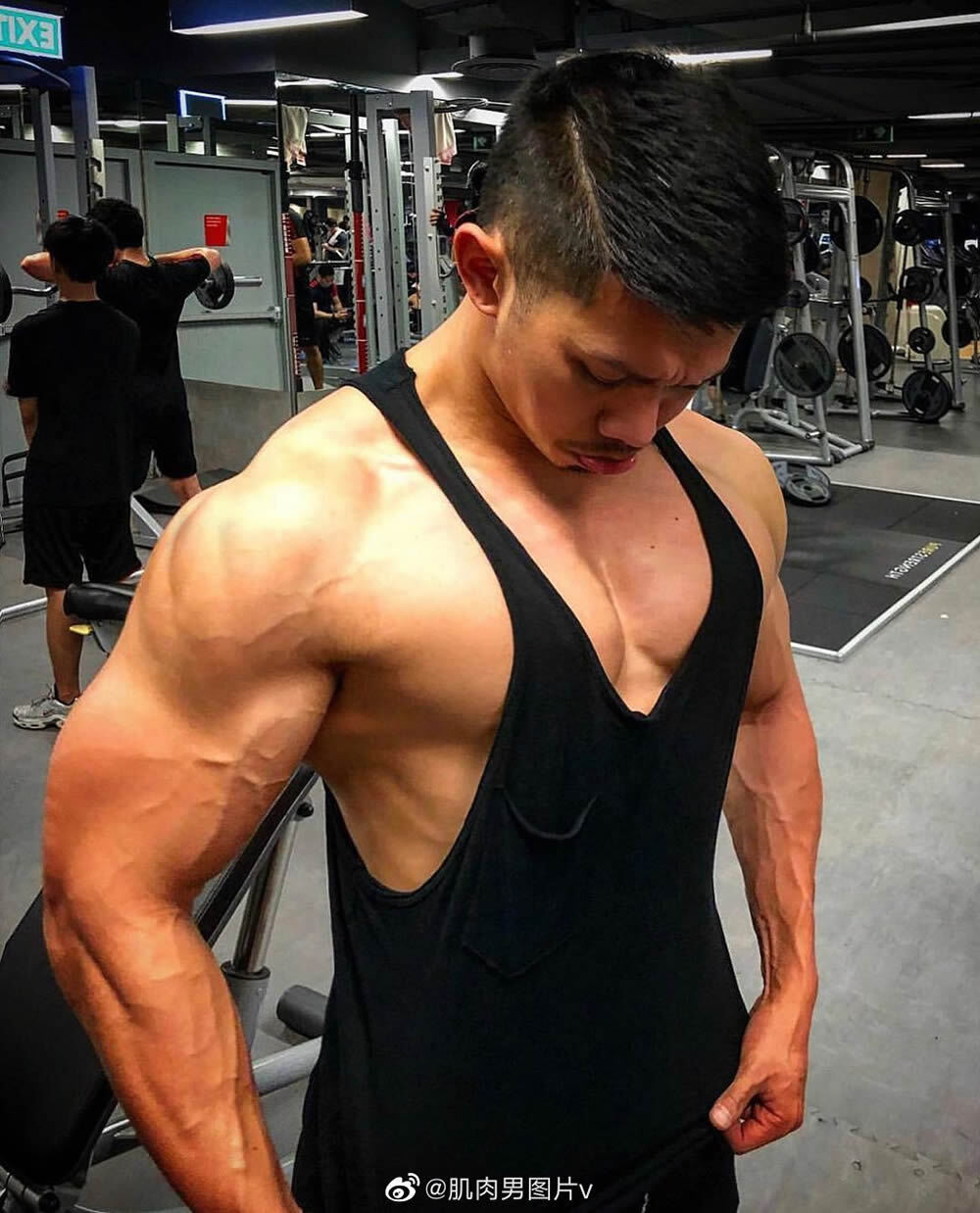 东南亚肌肉男熟男小叔健身型男jeansashi88