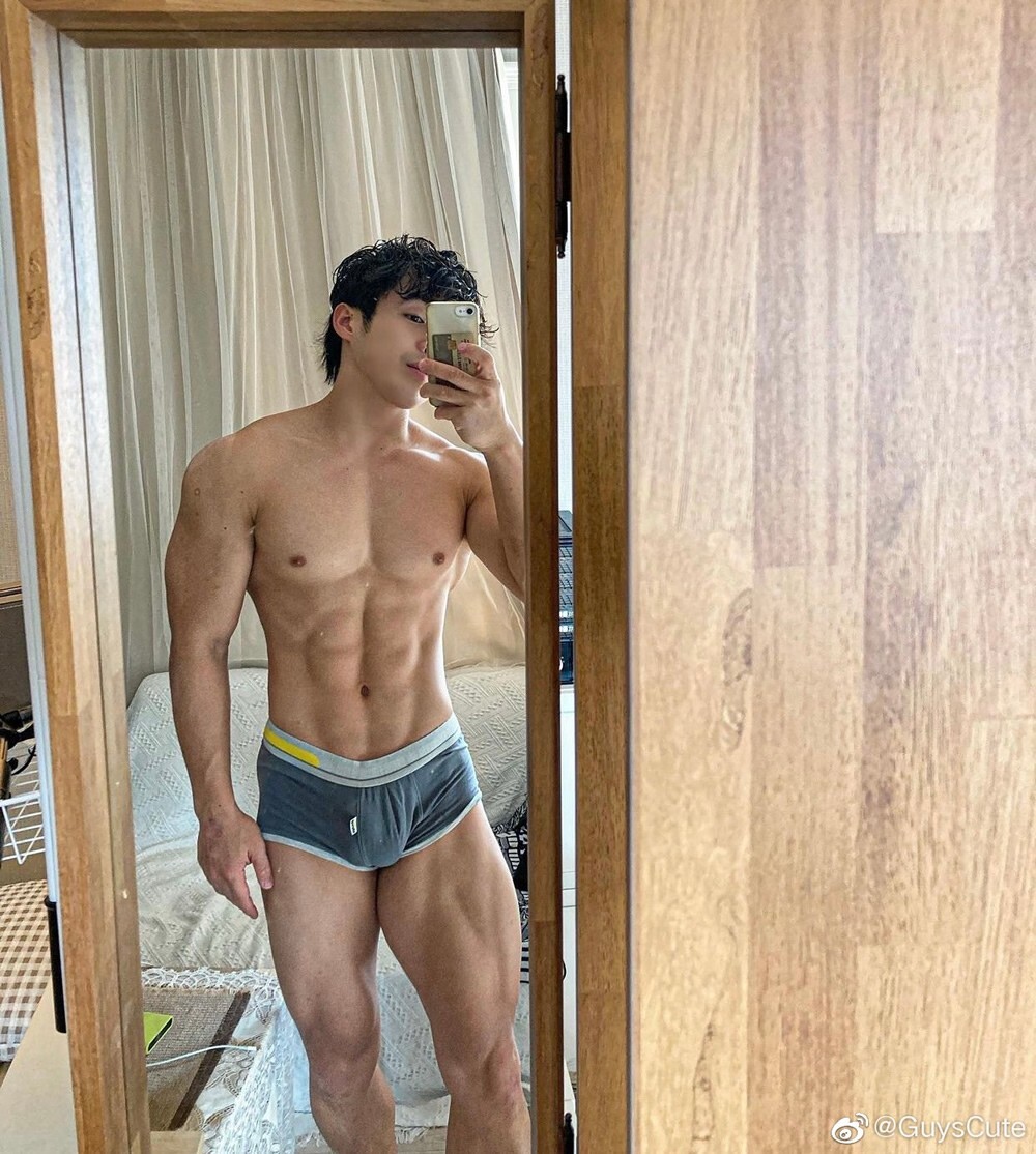 可可爱爱的韩国肌肉小哥哥健身帅哥Beomitube