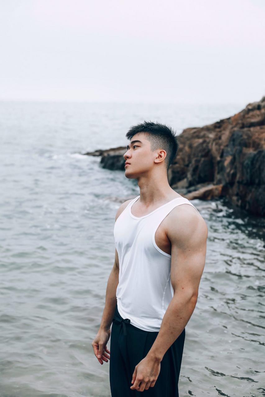 英俊帅气小伙 肌肉小哥哥 健身帅哥WANYUKIN