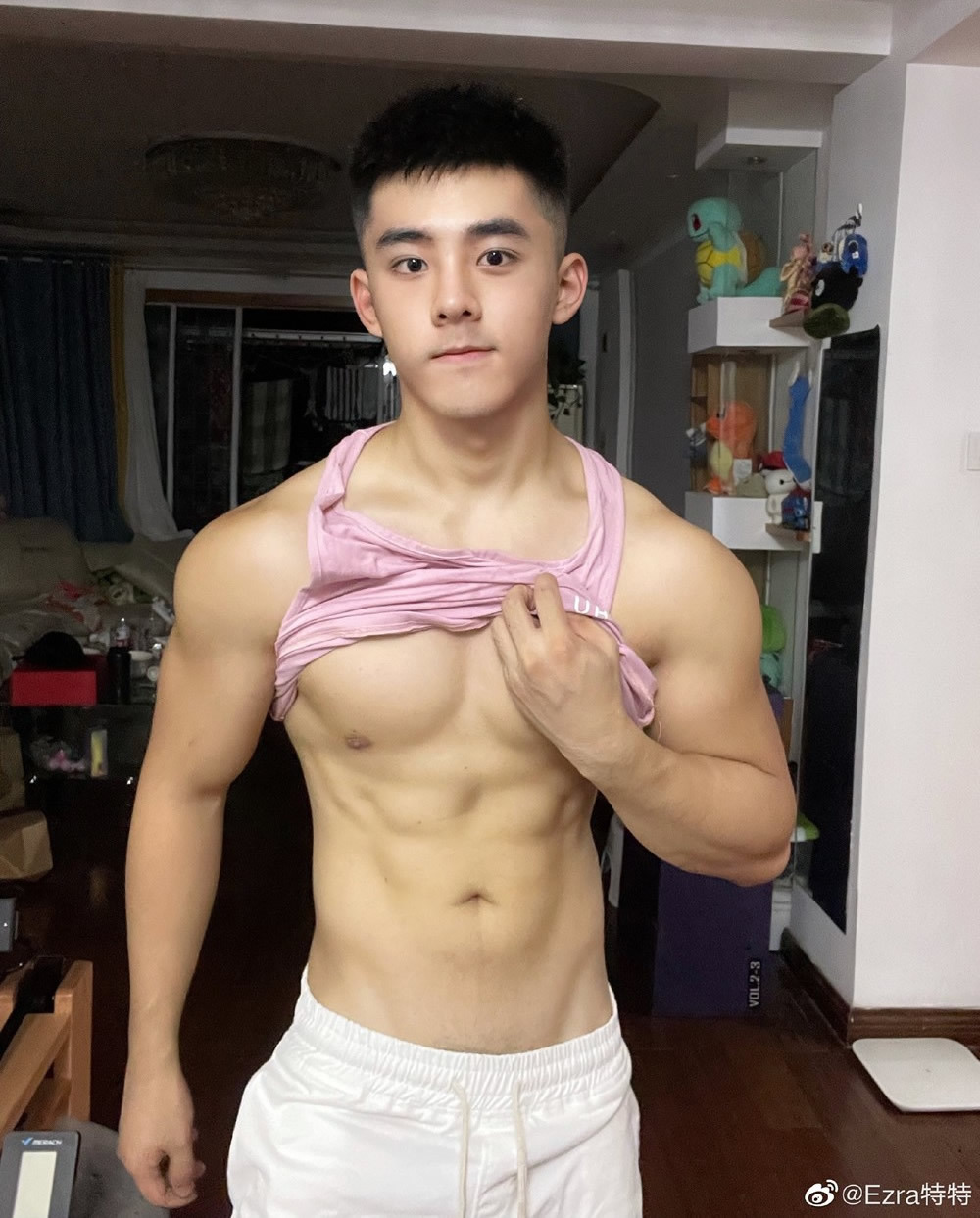 盛世美颜颜值一流的肌肉小哥哥健身帅哥Ezra特特-大壹博客