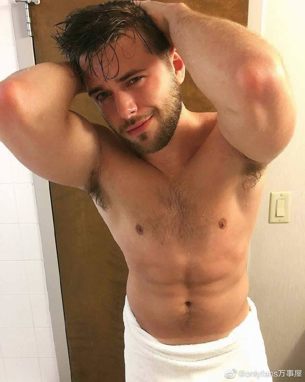 OnlyFans肌肉男模帅哥Chathot8pack