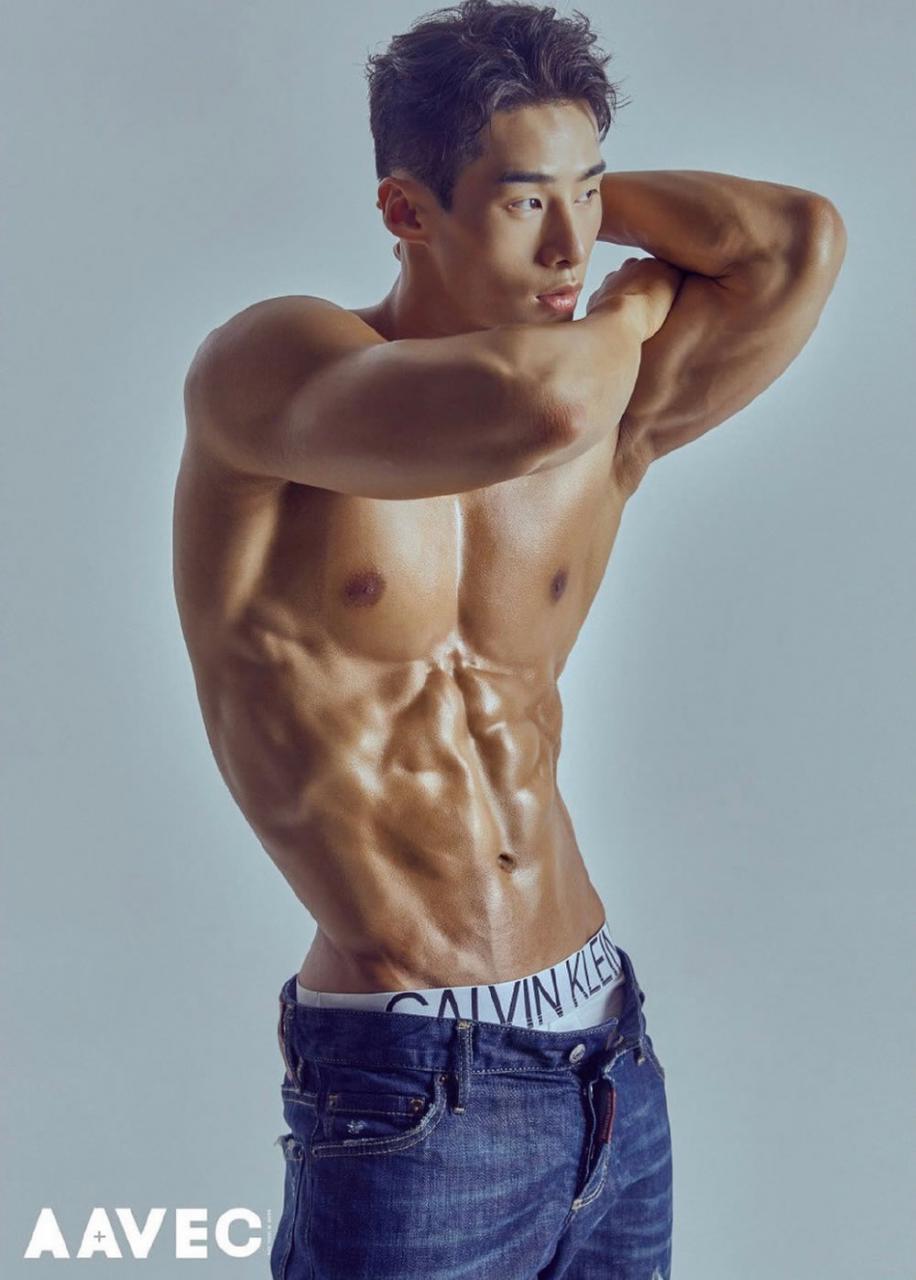 韩国健身运动员YANG TAE GYU