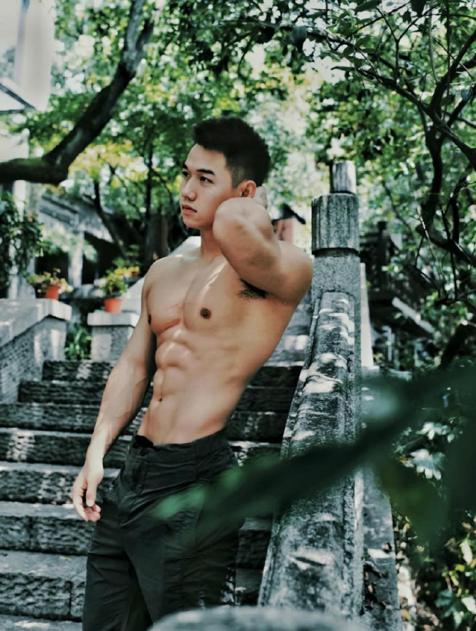 广东深圳健身教练肌肉帅哥小章章zz