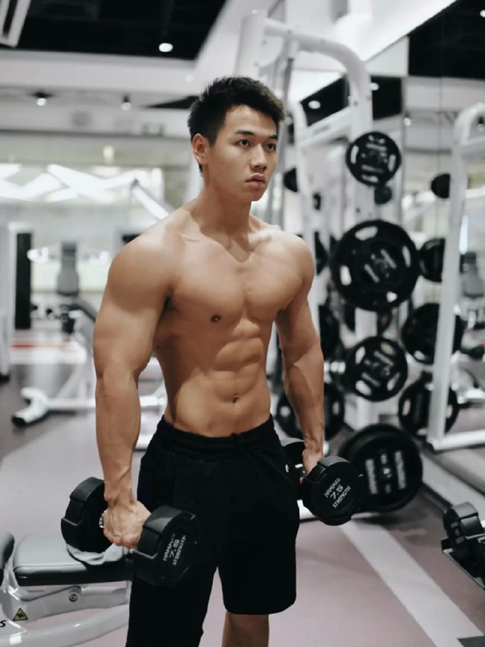 广东深圳健身教练肌肉帅哥小章章zz