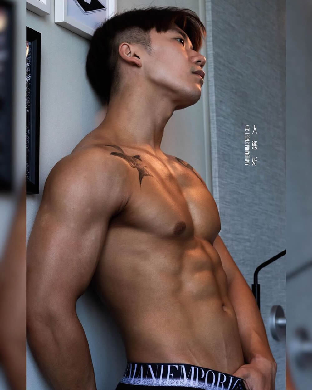 摄影师镜头下的中国台湾健身肌肉帅哥