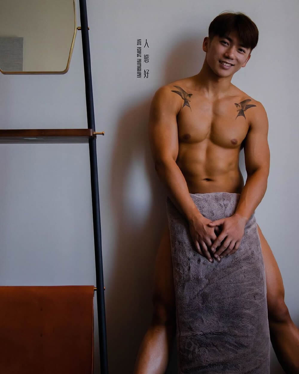 摄影师镜头下的中国台湾健身肌肉帅哥