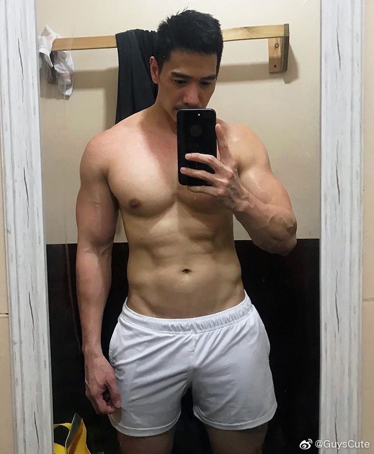 泰国健身帅哥肌肉熟男Richard Ariel 肌肉大叔