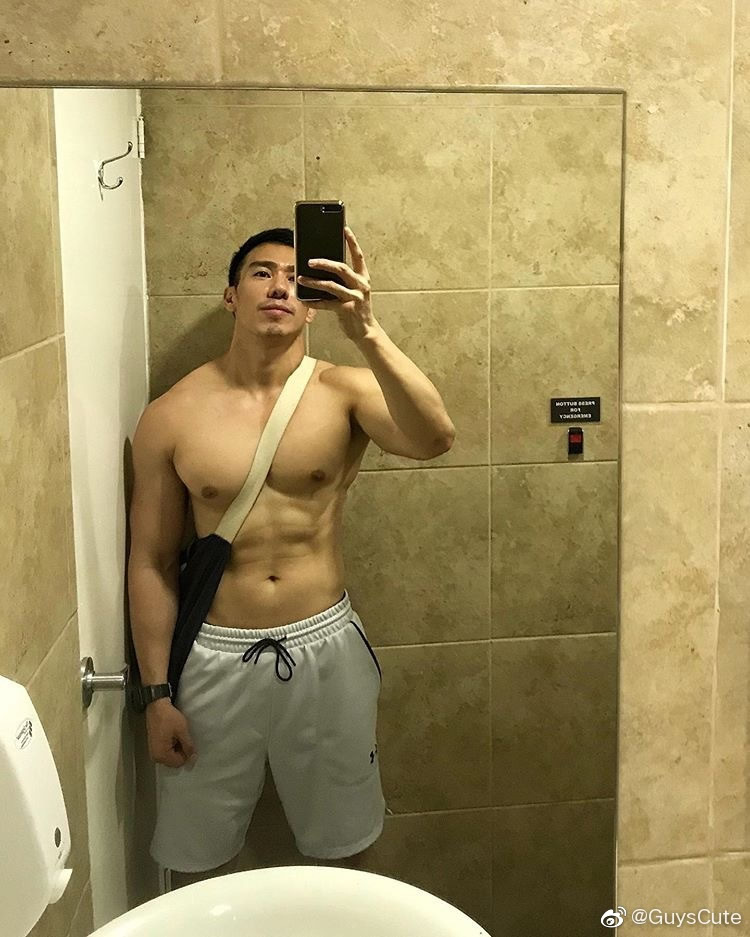 泰国健身帅哥肌肉熟男Richard Ariel 肌肉大叔