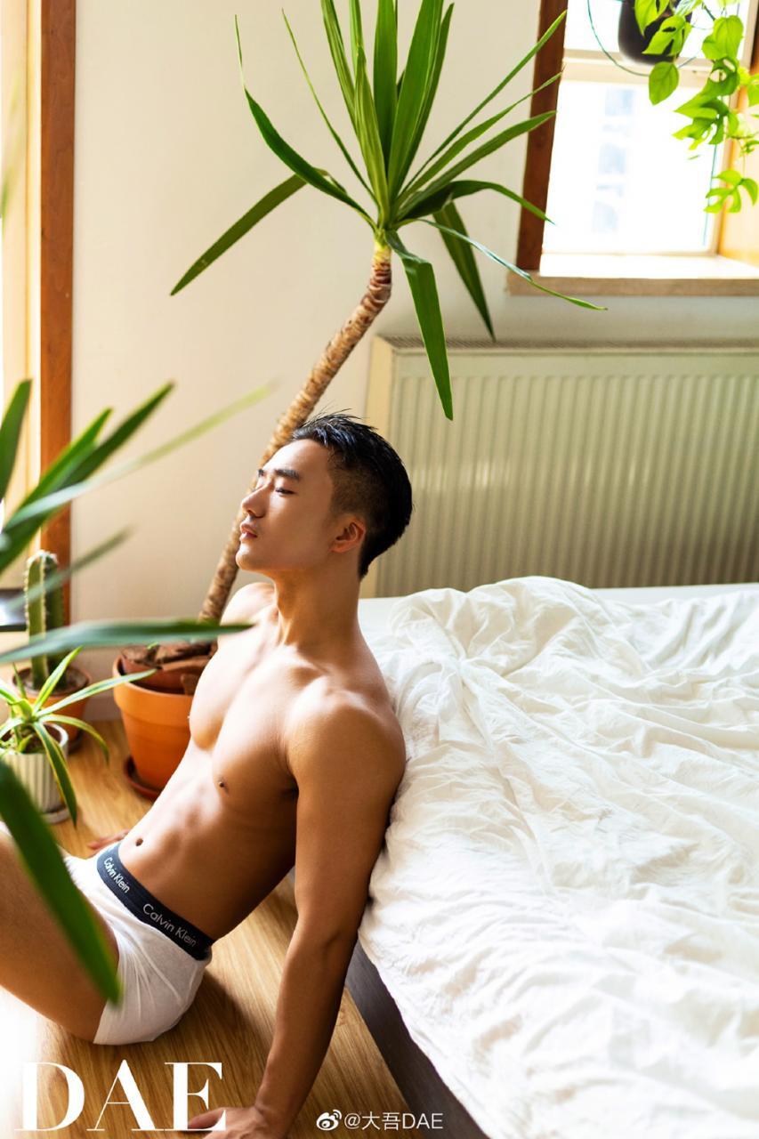 国产肌肉帅哥健身男模折耳舒 摄影师大吾DAE