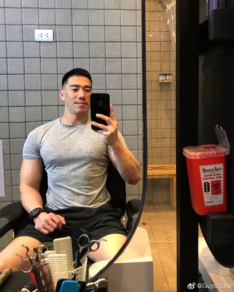 泰国健身帅哥肌肉熟男Richard Ariel 肌肉大叔