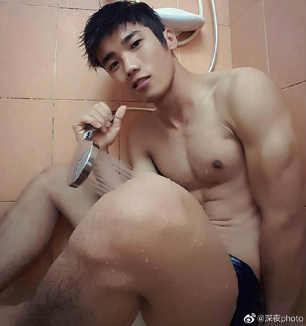 中国台湾素人帅哥J wang zhou