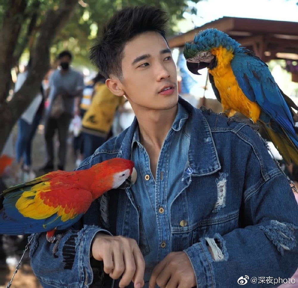 中国台湾素人帅哥J wang zhou