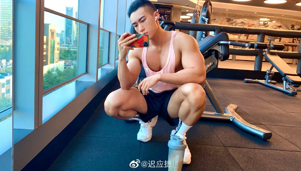 东北辽宁大连健身帅哥健身男模筋肉男迟应捷