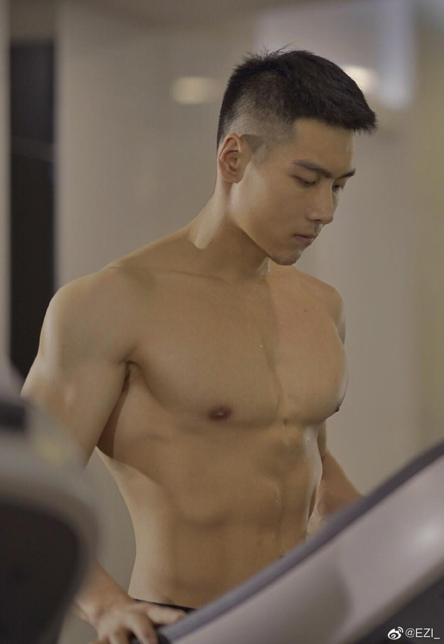 国产健身帅哥肌肉网红名媛男模EZI_