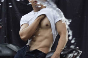 泰国Nogrid Men杂志机车帅哥健身肌肉男-大壹博客