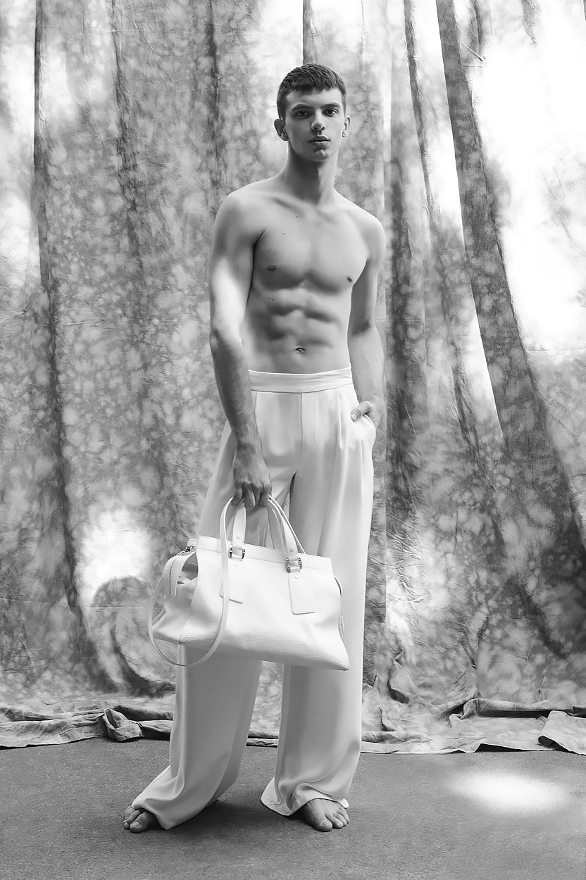 欧美白皙肌肉男模Rodrigo Bidin出镜Victor Magazine-大壹博客
