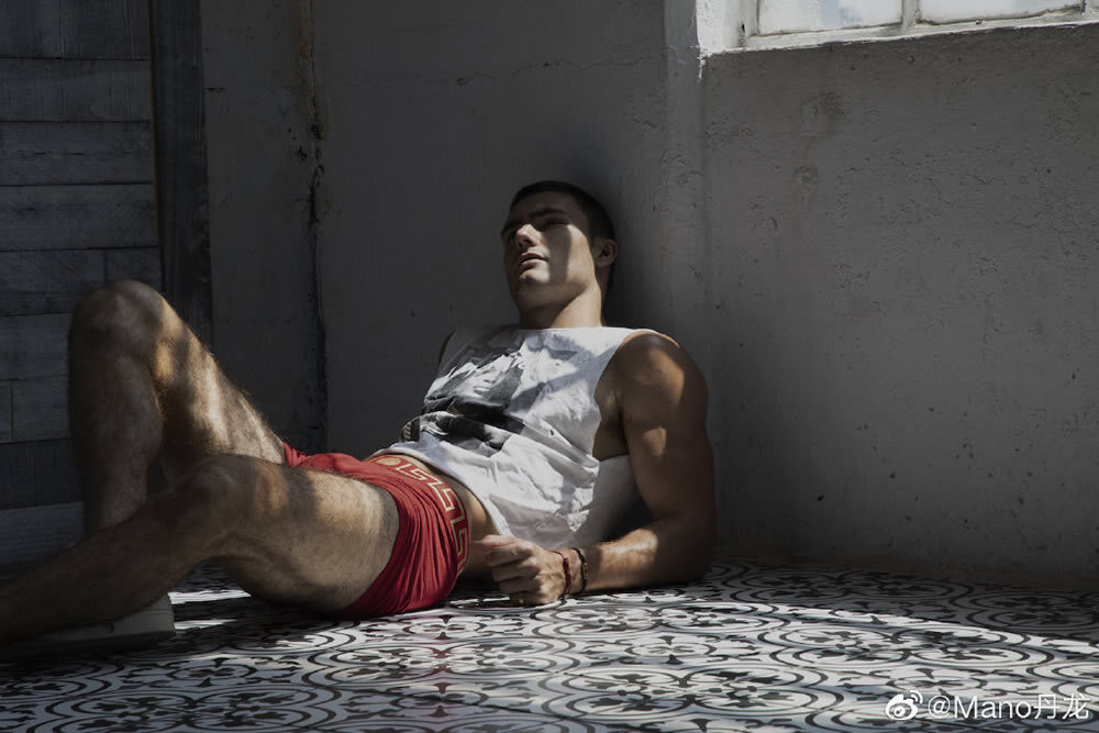 欧美男模健身型男帅哥Levi Conely By Rick Day