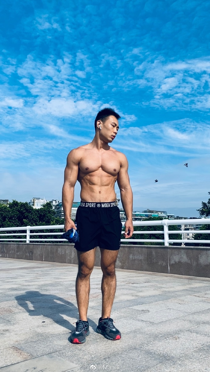 国产肌肉型男健身帅哥man泽