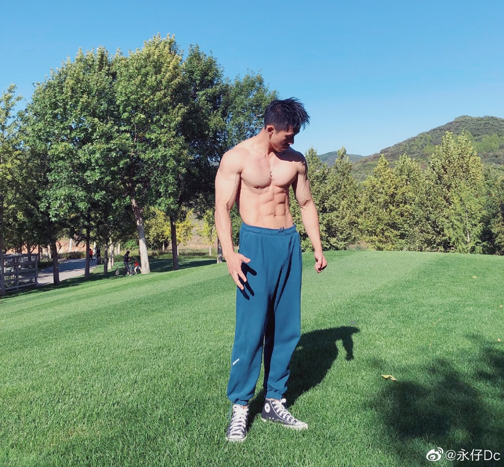 中国国产肌肉帅哥永仔Dc 健身男模