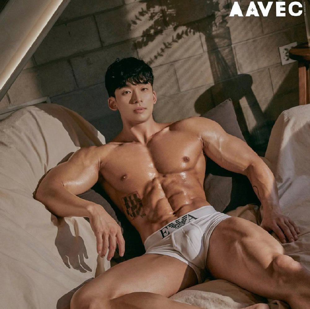 韩国健美运动员壮男孩健身男模帅哥