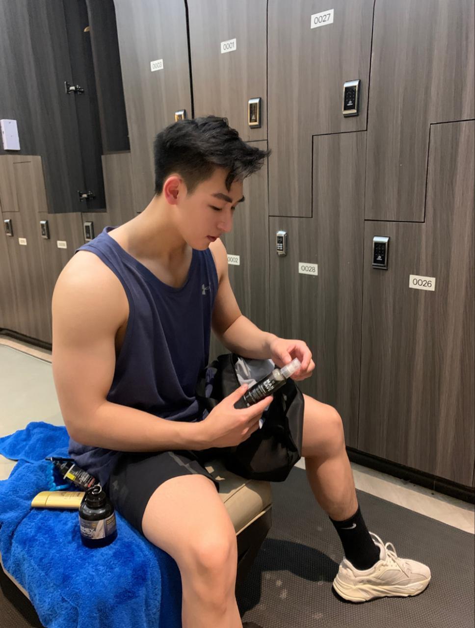 国产健身运动帅哥 健身网红名媛AUSTINICK