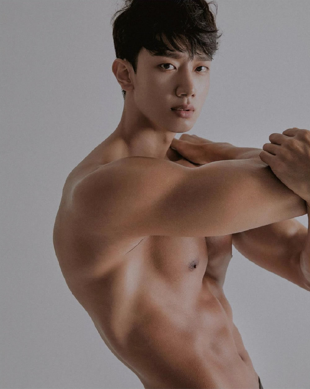 韩国肌肉帅哥健美运动员CHO Jae Young