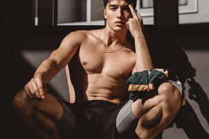 欧美肌肉帅哥男模Liam写真 Coitus Magazine-大壹博客