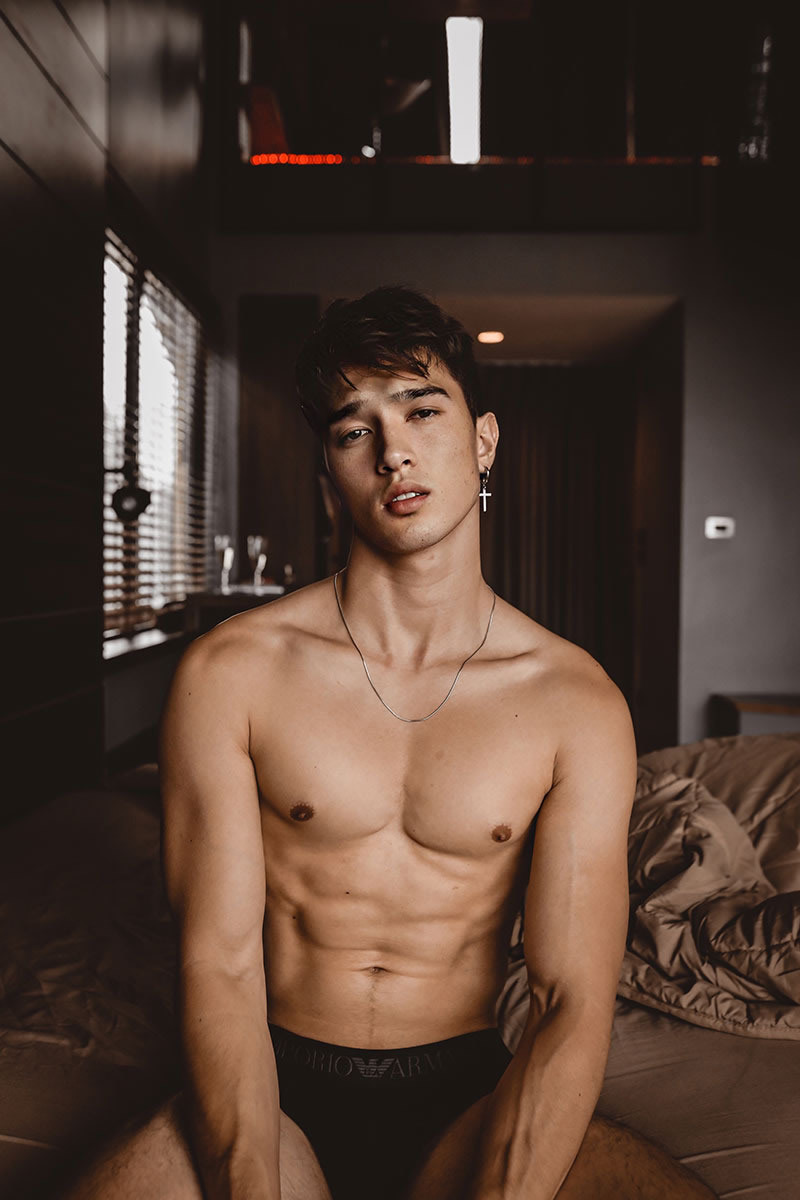 欧美肌肉帅哥男模Liam写真 Coitus Magazine